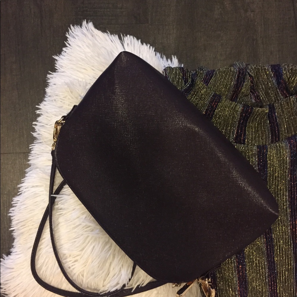 🚫SOLD🚫H&M Plum Crossbody Handbag - Picture 1 of 4